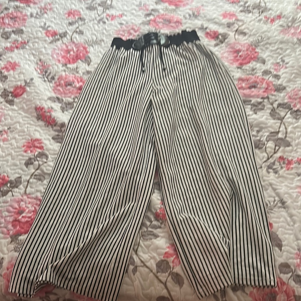 Chic Striped Wide-Leg Pants